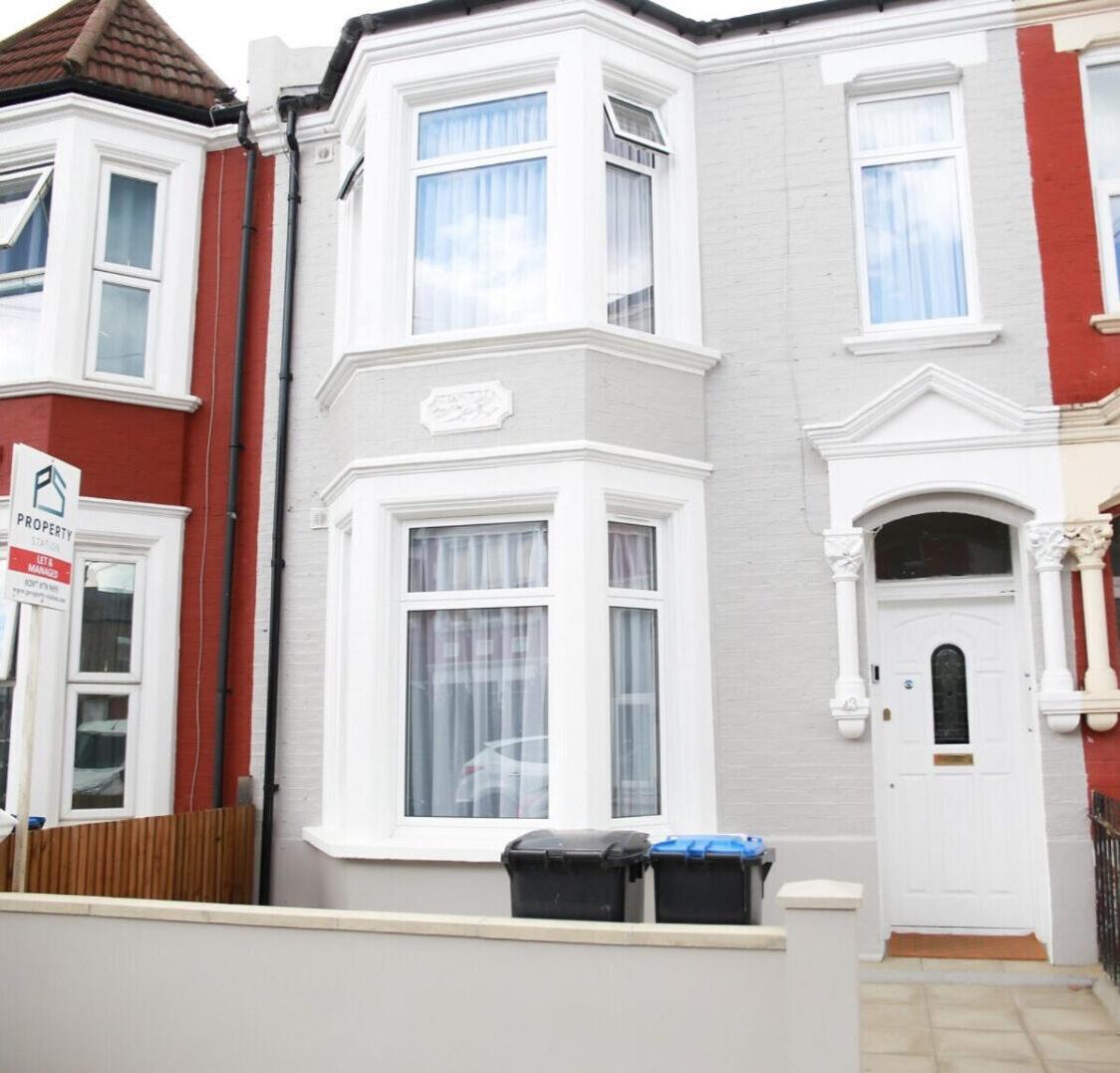 Cricklewood Deluxe Ensuite Room London Exterior photo