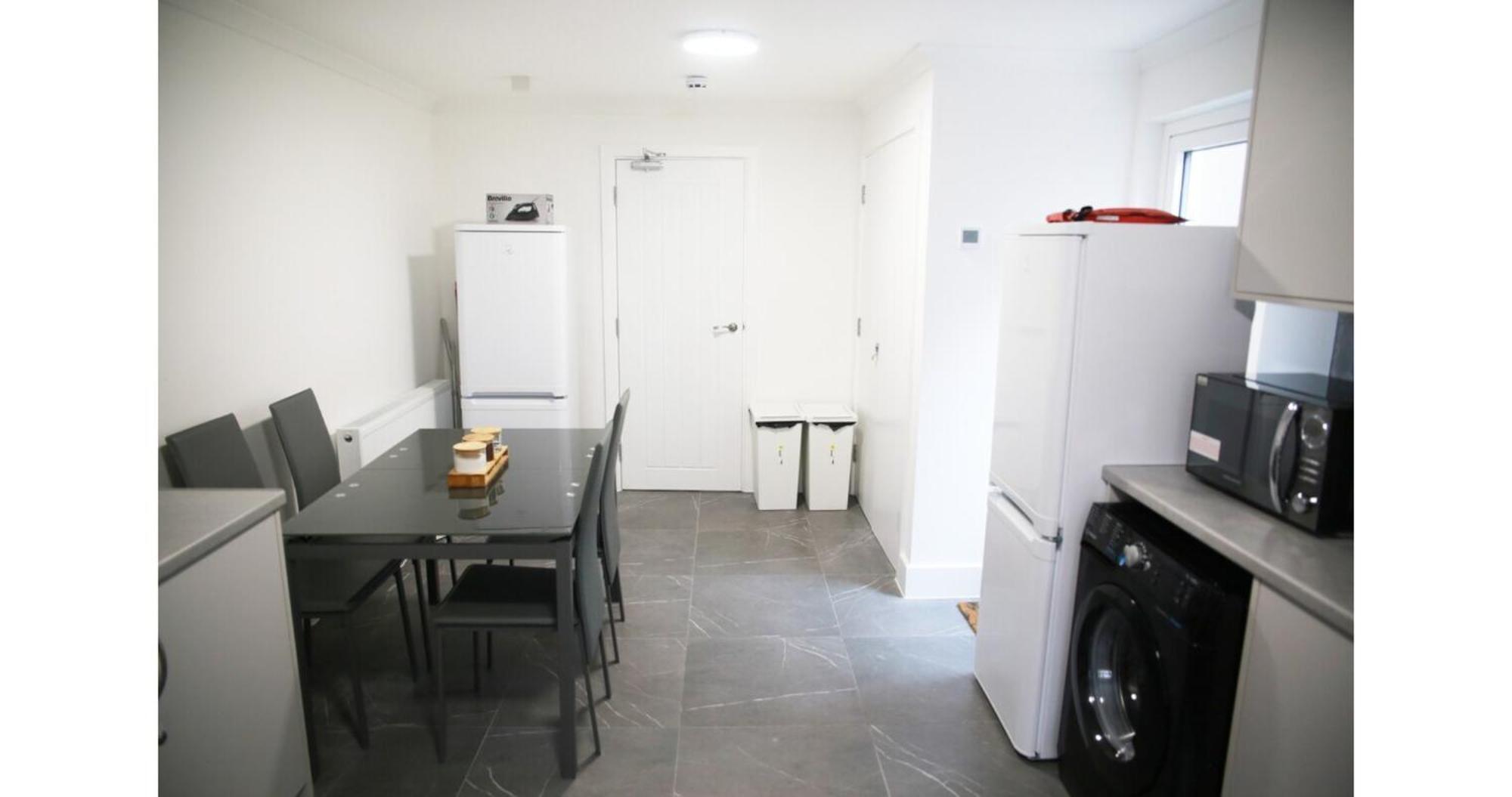 Cricklewood Deluxe Ensuite Room London Exterior photo
