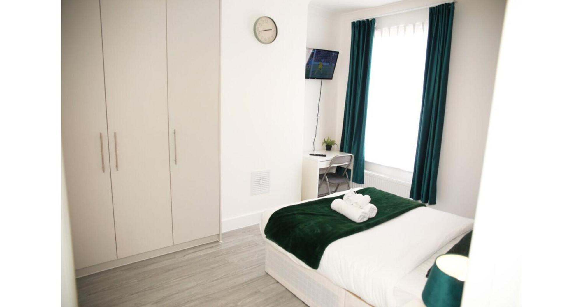 Cricklewood Deluxe Ensuite Room London Exterior photo