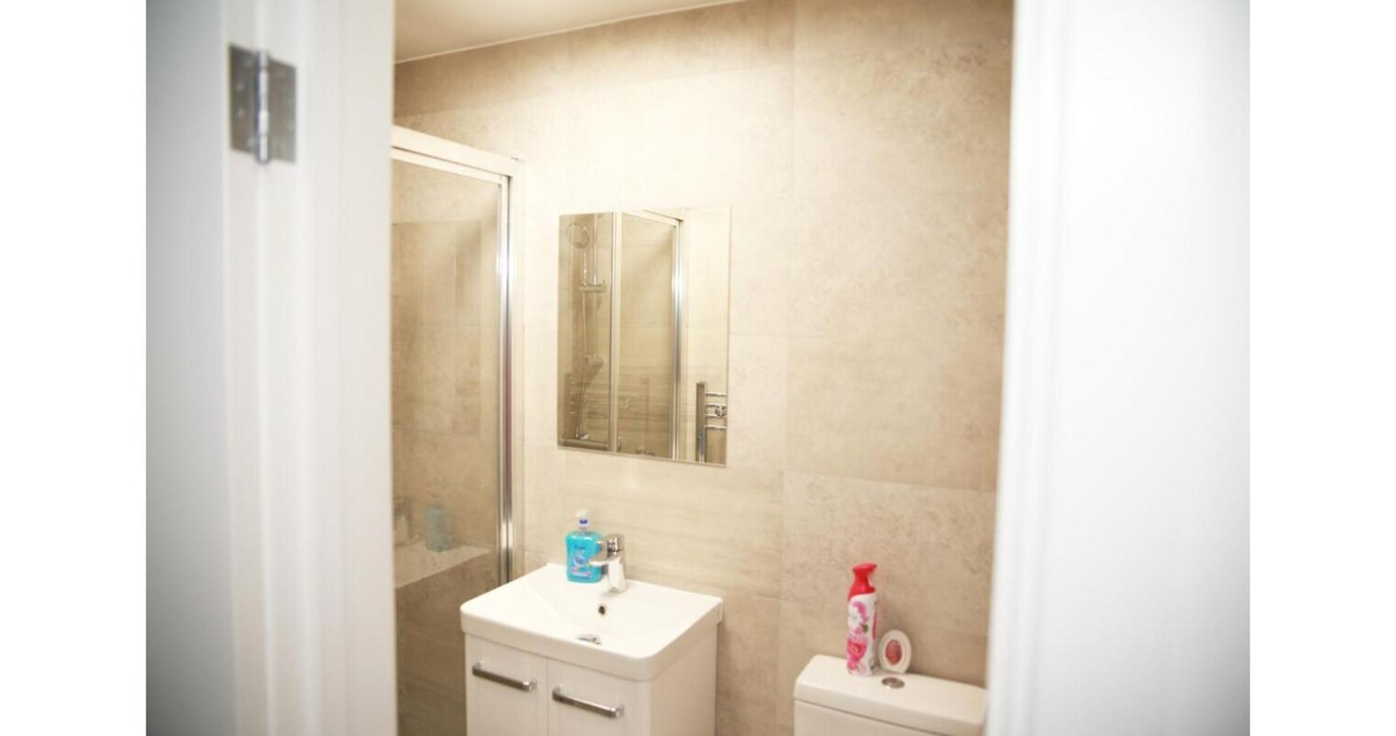 Cricklewood Deluxe Ensuite Room London Room photo