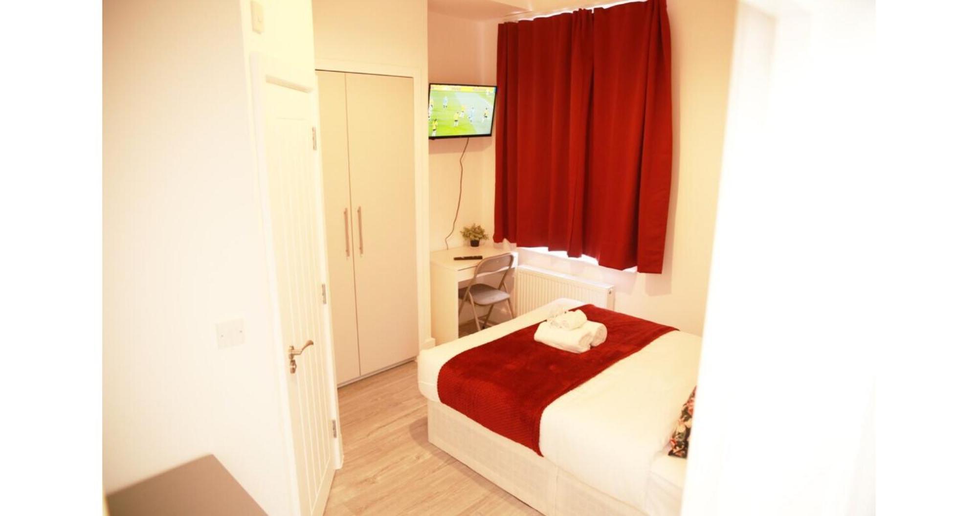 Cricklewood Deluxe Ensuite Room London Room photo