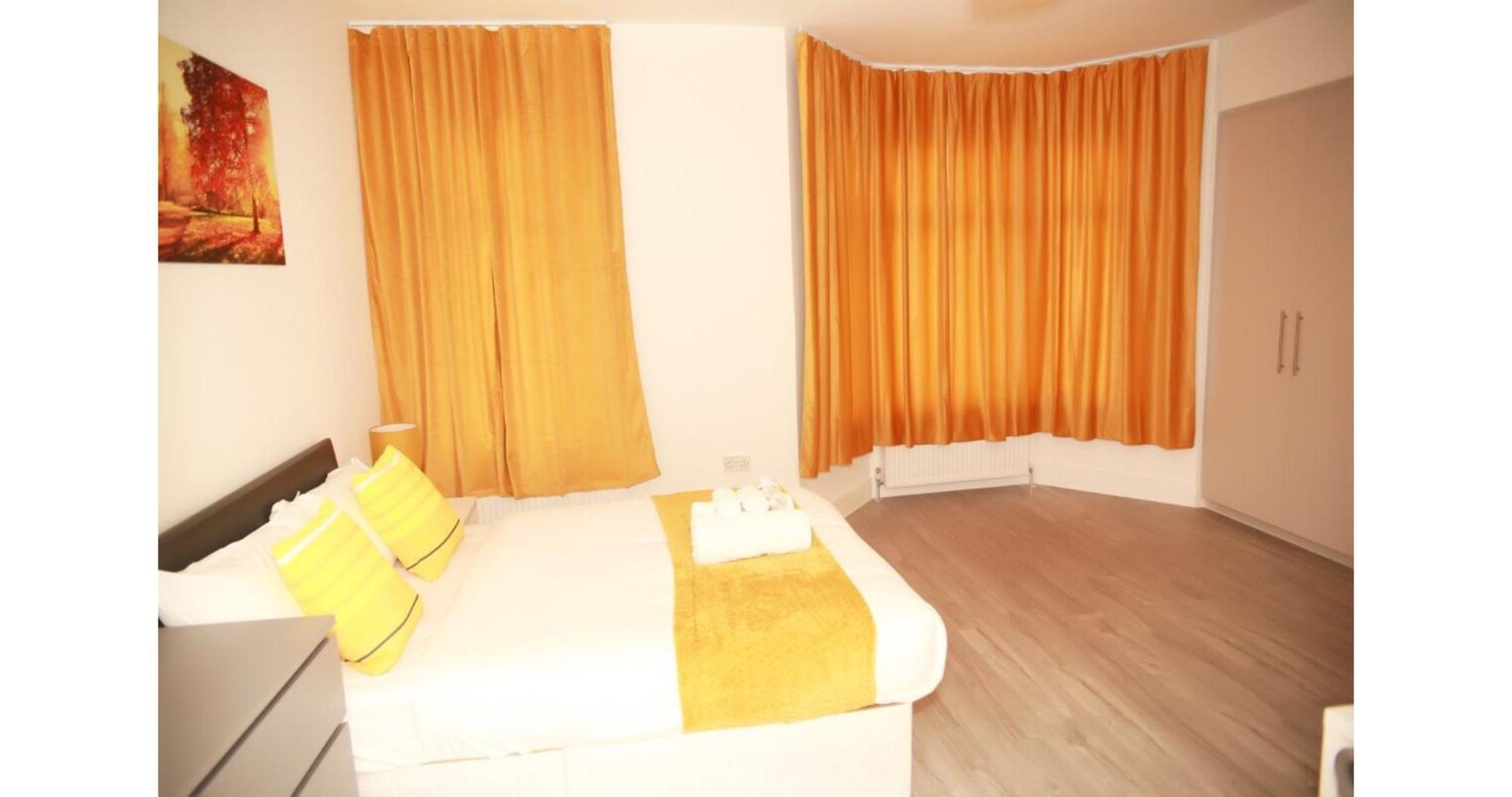 Cricklewood Deluxe Ensuite Room London Room photo