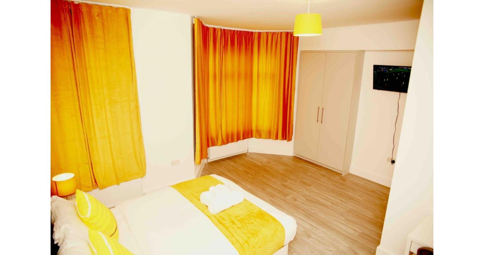 Cricklewood Deluxe Ensuite Room London Room photo