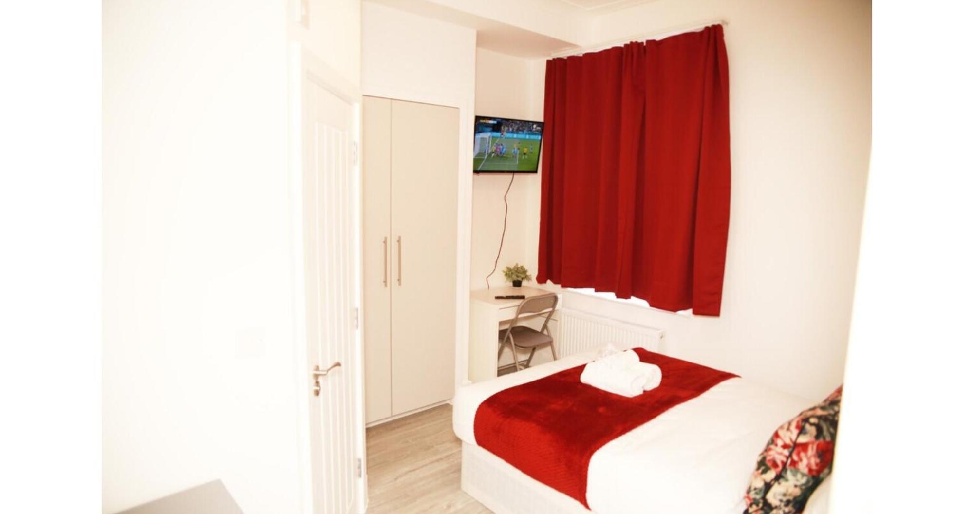 Cricklewood Deluxe Ensuite Room London Room photo